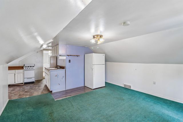 1700 E 14th Street, Des Moines, IA 50316