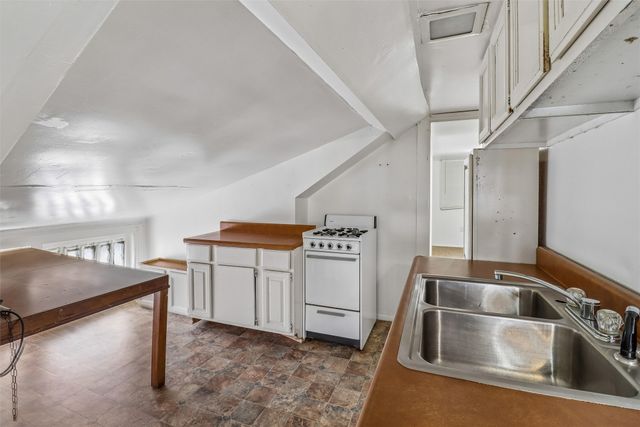 1700 E 14th Street, Des Moines, IA 50316