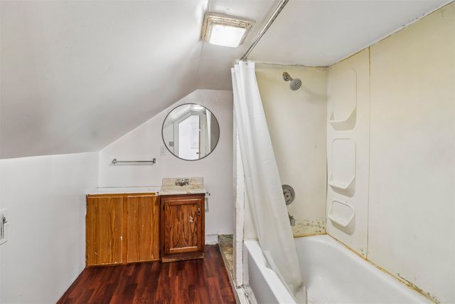 1700 E 14th Street, Des Moines, IA 50316