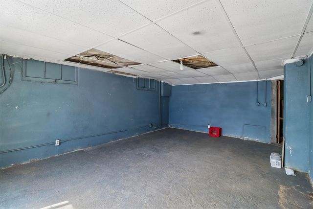 1700 E 14th Street, Des Moines, IA 50316