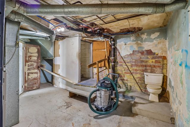 1700 E 14th Street, Des Moines, IA 50316