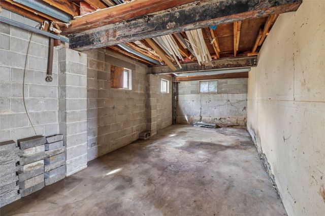 1700 E 14th Street, Des Moines, IA 50316