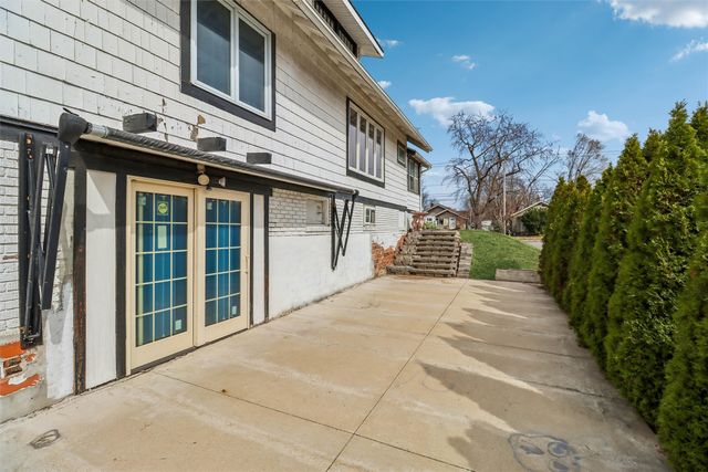 1700 E 14th Street, Des Moines, IA 50316