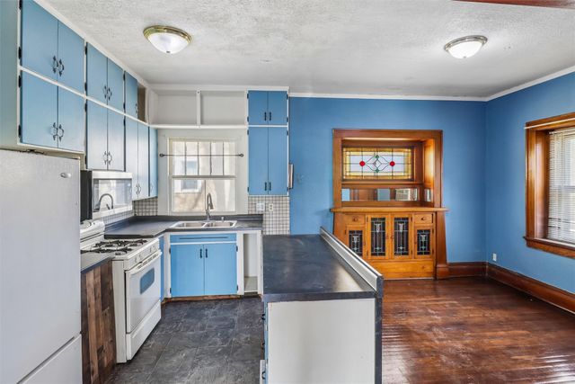 1700 E 14th Street, Des Moines, IA 50316