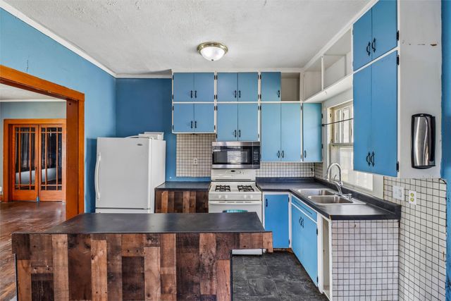 1700 E 14th Street, Des Moines, IA 50316