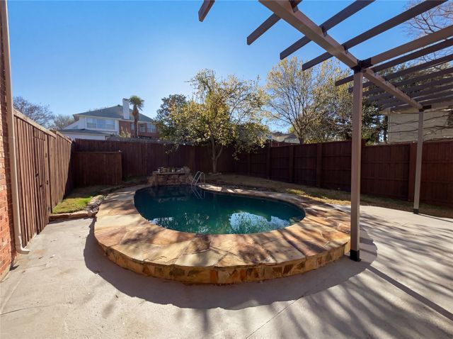 2406 Manchester Drive, Carrollton, TX 75006