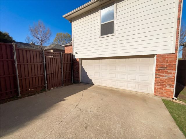 2406 Manchester Drive, Carrollton, TX 75006