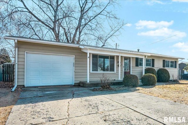 5810 N HAMILTON Road, Peoria, IL 61614