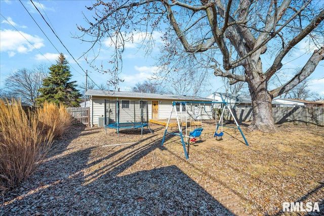 5810 N HAMILTON Road, Peoria, IL 61614