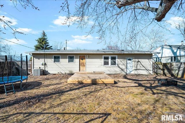 5810 N HAMILTON Road, Peoria, IL 61614