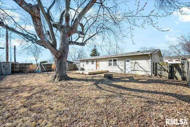 5810 N HAMILTON Road, Peoria, IL 61614