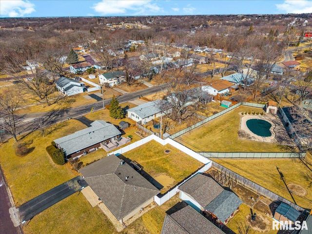 5810 N HAMILTON Road, Peoria, IL 61614