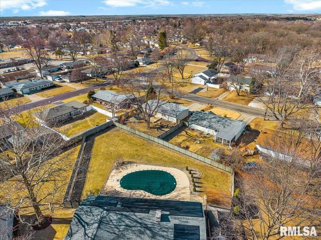 5810 N HAMILTON Road, Peoria, IL 61614