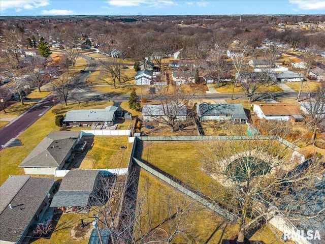 5810 N HAMILTON Road, Peoria, IL 61614