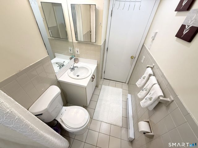 147 Hamden Avenue B, Waterbury, CT 06704