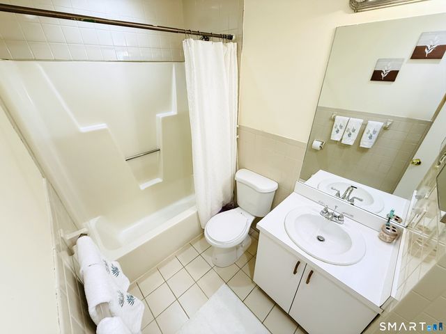 147 Hamden Avenue B, Waterbury, CT 06704