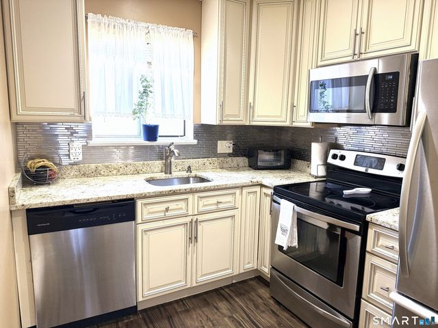147 Hamden Avenue B, Waterbury, CT 06704