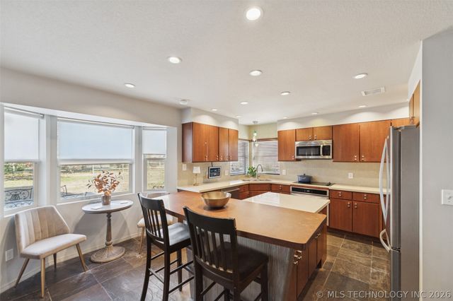 18013 E 93rd Street North, Owasso, OK 74055