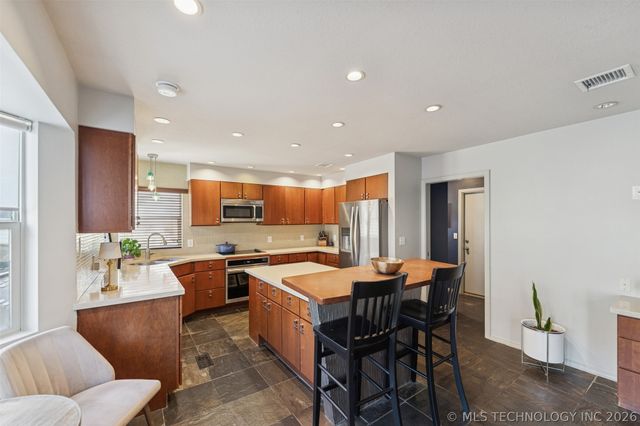 18013 E 93rd Street North, Owasso, OK 74055