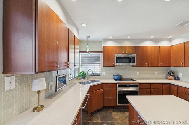 18013 E 93rd Street North, Owasso, OK 74055