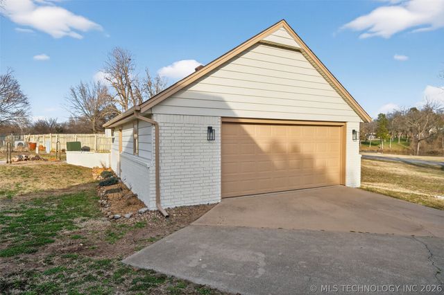 18013 E 93rd Street North, Owasso, OK 74055
