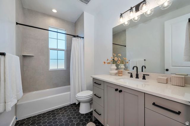 461 W SUMMERHILL LN, Centerville, UT 84014