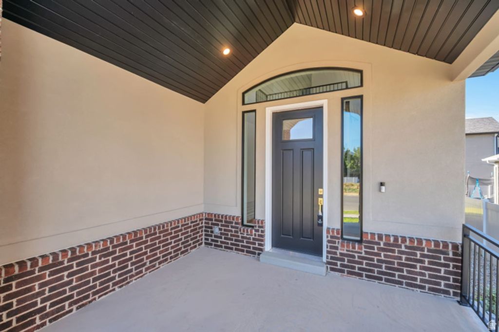 461 W SUMMERHILL LN, Centerville, UT 84014 — photo 3