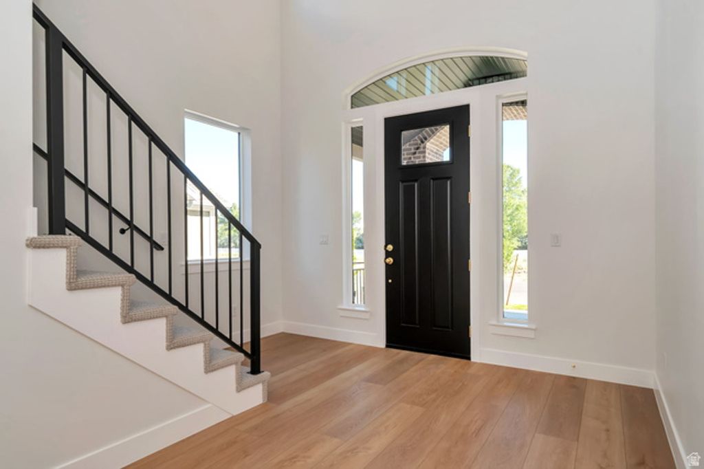 461 W SUMMERHILL LN, Centerville, UT 84014 — photo 4