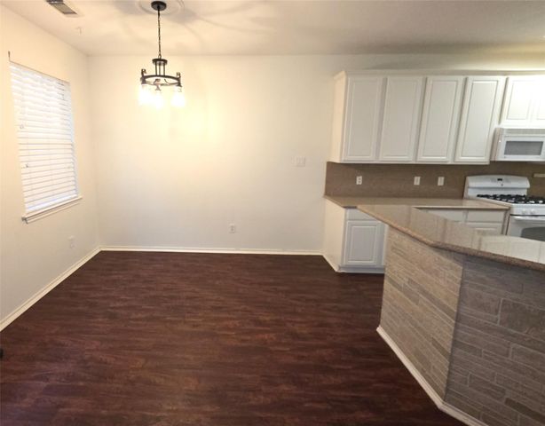 114 E Stedhill Loop, Conroe, TX 77384