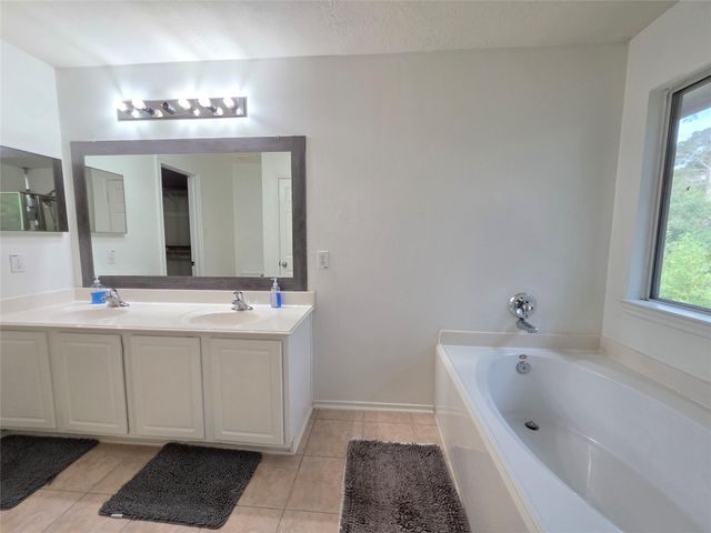 114 E Stedhill Loop, Conroe, TX 77384