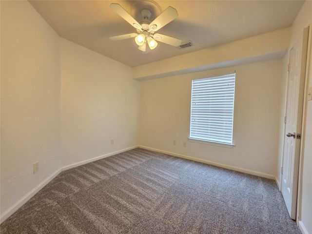 114 E Stedhill Loop, Conroe, TX 77384