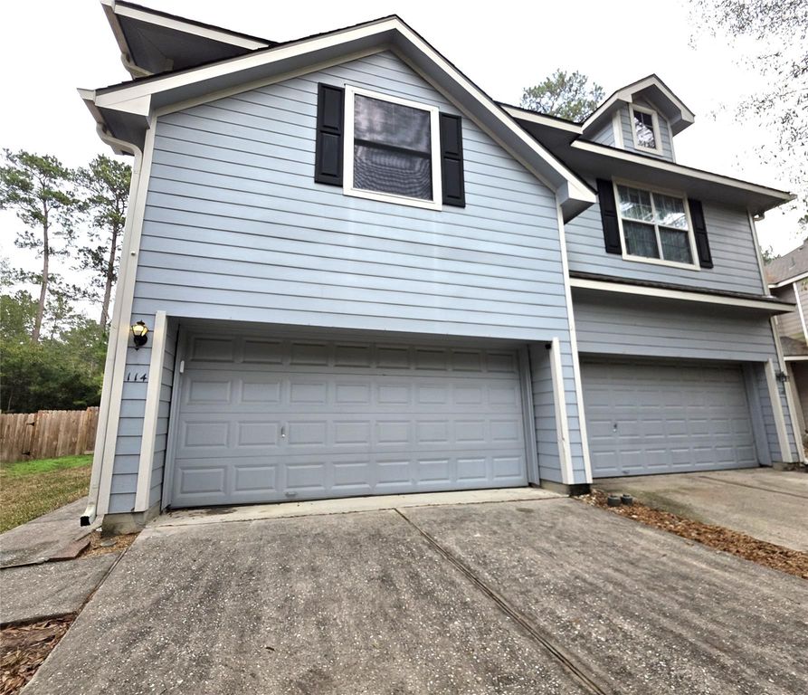 114 E Stedhill Loop, Conroe, TX 77384