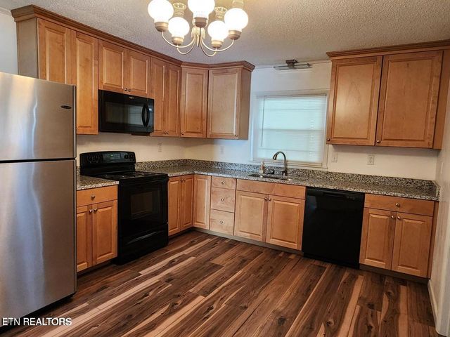 1506 Ridgeway Circle, Athens, TN 37303