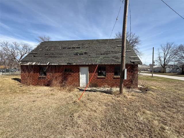 702 2nd Street, Redfield, IA 50233