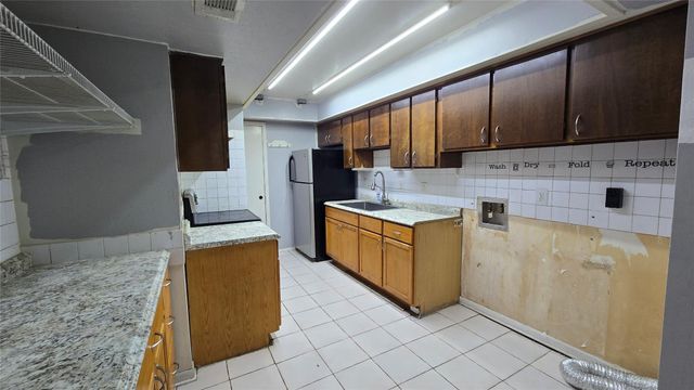 7913 Grove Ridge Drive, Houston, TX 77061
