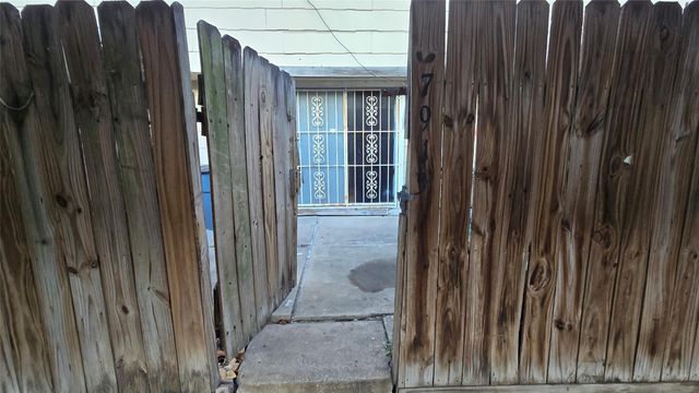 7913 Grove Ridge Drive, Houston, TX 77061