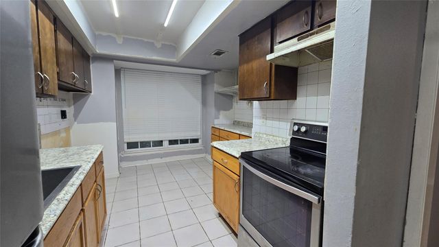 7913 Grove Ridge Drive, Houston, TX 77061