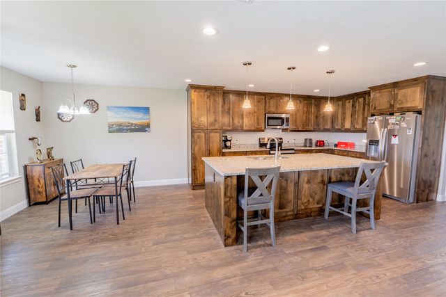 643 Half Moon Way, Runaway Bay, TX 76426