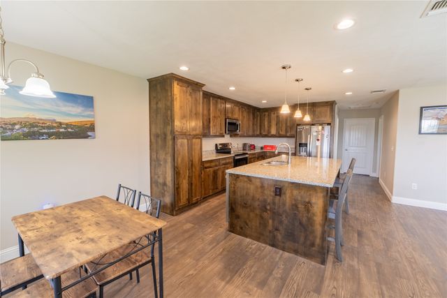 643 Half Moon Way, Runaway Bay, TX 76426