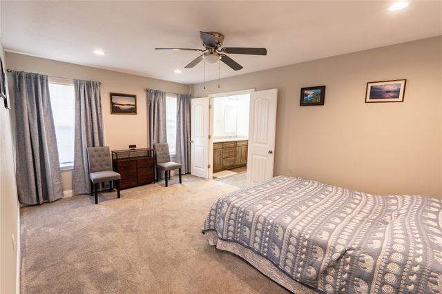 643 Half Moon Way, Runaway Bay, TX 76426