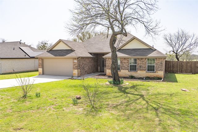 643 Half Moon Way, Runaway Bay, TX 76426