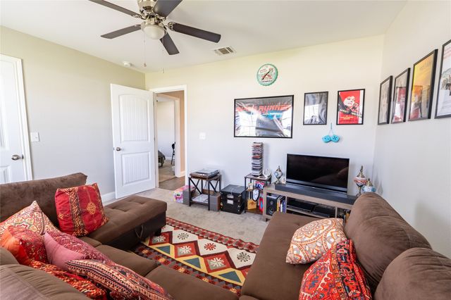 643 Half Moon Way, Runaway Bay, TX 76426