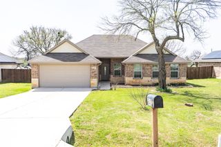 643 Half Moon Way, Runaway Bay, TX 76426