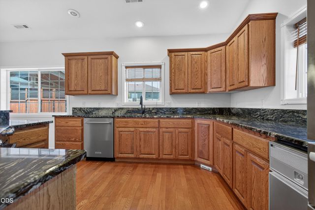 589 N Heights Drive, Eagle Point, OR 97524
