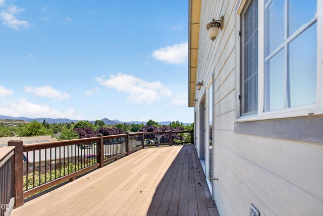 589 N Heights Drive, Eagle Point, OR 97524