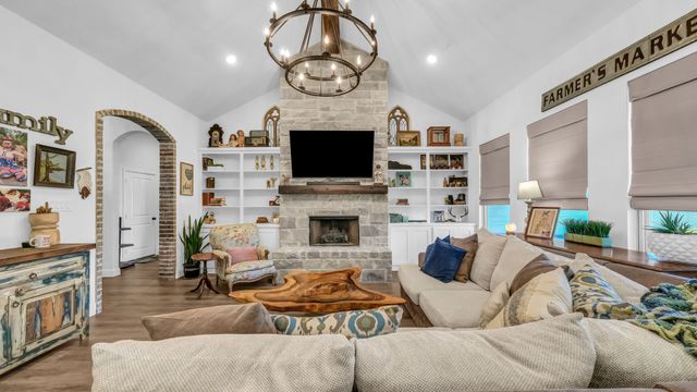 119 Oak View Drive, Godley, TX 76044