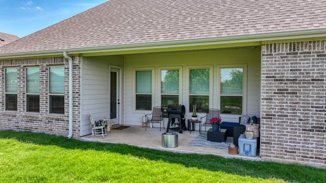 119 Oak View Drive, Godley, TX 76044