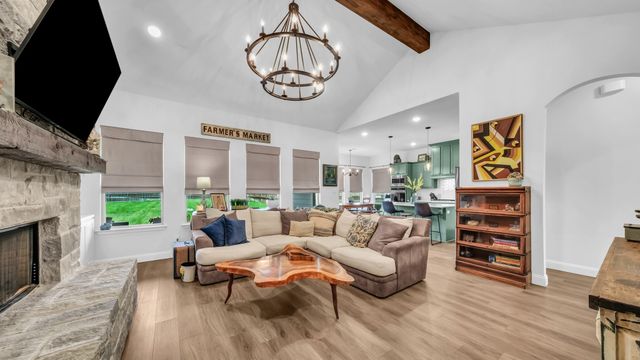 119 Oak View Drive, Godley, TX 76044