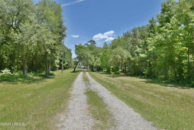 301 Old Pocotaligo Road, Yemassee, SC 29945