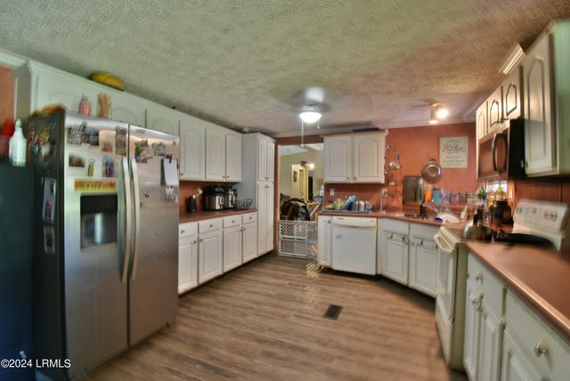301 Old Pocotaligo Road, Yemassee, SC 29945